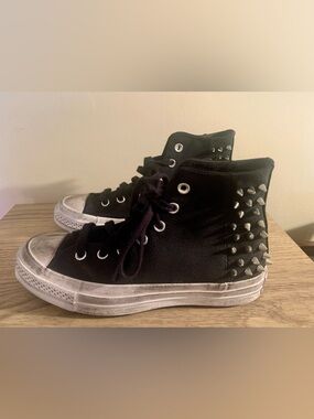 2024 Converse Women’s Chuck 70 High Top
'Studded'